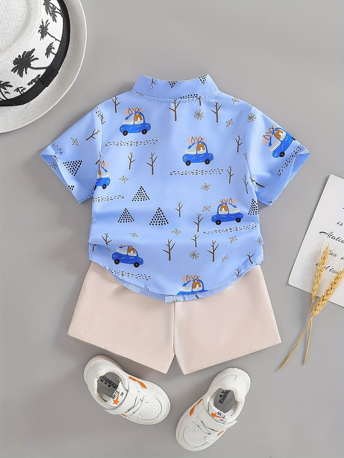 Boys' Car Print Shirt and Shorts Set with a Button Front and Elastic Waist for Summer Days and Beach Trips
