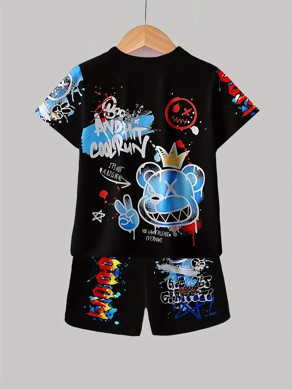 Boys' Black Graphic T-Shirt and Shorts Set with Colorful Graffiti Bear Prints and a Short-Sleeve Crew Neck Top